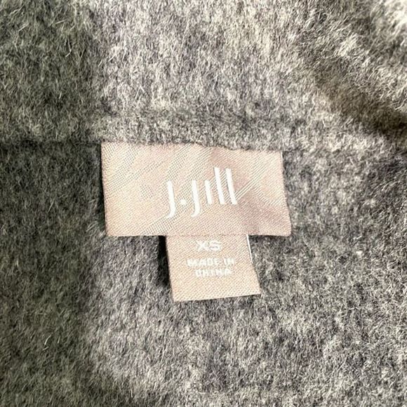 J. Jill Gray Women's Cardigan Sweater - Picture 6 of 8
